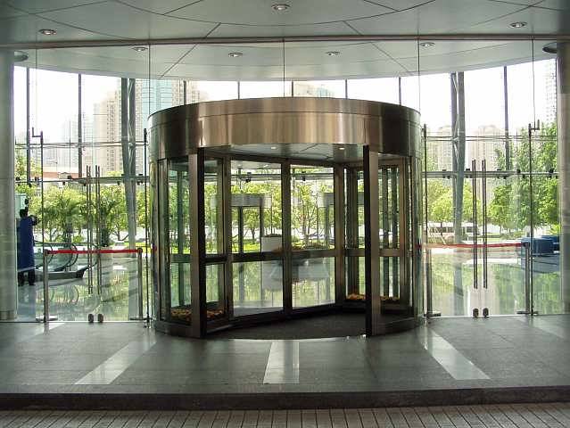 旋轉門 現代建筑的優雅入口，旋轉門產品圖片與相冊賞析