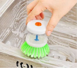 廚房清潔利器 加液洗鍋刷，輕松應(yīng)對(duì)灶臺(tái)油污